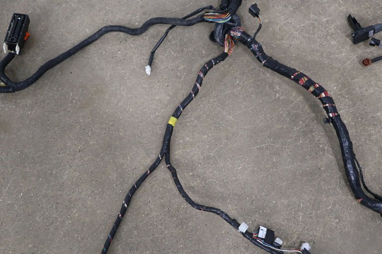 2008 Mitsubishi Lancer EVO Engine Fuse Box - Image 13