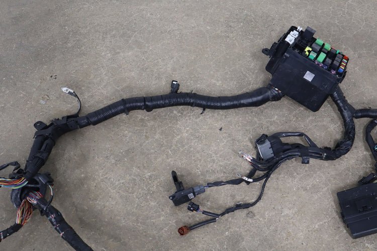 2008 Mitsubishi Lancer EVO Engine Fuse Box - Image 10