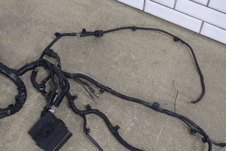 2008 Mitsubishi Lancer EVO Engine Fuse Box - Image 8